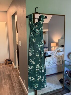 Mia Matte Satin Dress - Emerald Garden Party
XS